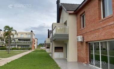 DEPARTAMENTO EN DUPLEX EN VENTA EN COMPLEJO ALTOS DE MASCHWITZ - MAROTO PROPIEDADES