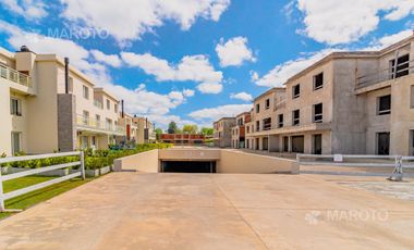 DEPARTAMENTO EN DUPLEX EN VENTA EN COMPLEJO ALTOS DE MASCHWITZ - MAROTO PROPIEDADES