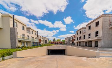 DEPARTAMENTO EN DUPLEX EN VENTA EN COMPLEJO ALTOS DE MASCHWITZ - MAROTO PROPIEDADES