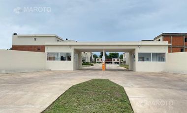 DEPARTAMENTO EN DUPLEX EN VENTA EN COMPLEJO ALTOS DE MASCHWITZ - MAROTO PROPIEDADES