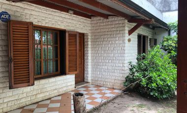 Casa en el centro de Funes - Ideal Proyecto Comercial