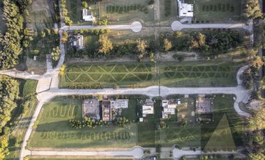 Casa en Venta, City Bell. Barrio Cerrado