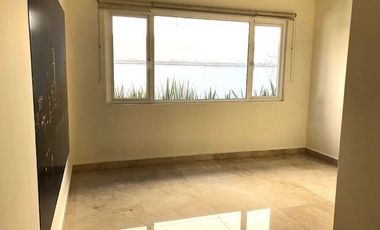 Casa en VENTA y RENTA adentro de Lomas Country con jardín (sin amueblar)