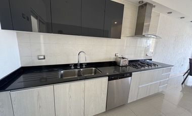 CASA EN VENTA CUMBRES CIMATARIO vista a la reserva