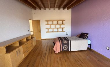 CASA EN VENTA CUMBRES CIMATARIO vista a la reserva