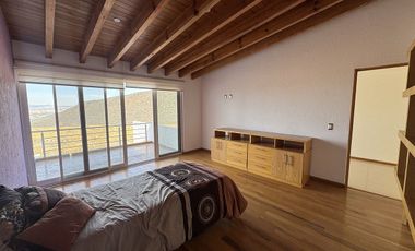 CASA EN VENTA CUMBRES CIMATARIO vista a la reserva