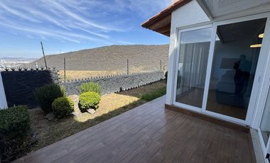 CASA EN VENTA CUMBRES CIMATARIO vista a la reserva