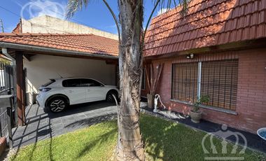Venta casa - 3 ambientes - Fondo con pileta -  gimnasio -  Lanús Oeste