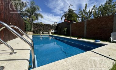 Venta casa - 3 ambientes - Fondo con pileta -  gimnasio -  Lanús Oeste
