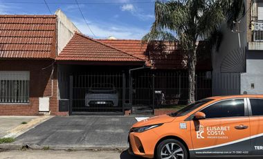 Venta casa - 3 ambientes - Fondo con pileta -  gimnasio -  Lanús Oeste