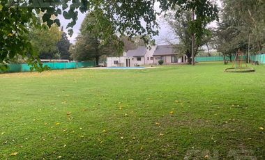 Casa Chalet - 4 ambientes - 3 dormitorios - Merlo - Pontevedra