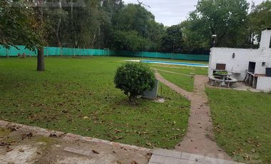 Casa Chalet - 4 ambientes - 3 dormitorios - Merlo - Pontevedra