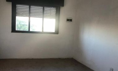 3 Locales dos 2 dptos y fondo libre todo en block