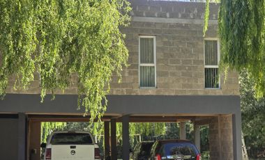 Casa Nivel Gerencial 5 dormitorios en Lote de 4924 m2 - Cipolletti