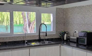 Casa Nivel Gerencial 5 dormitorios en Lote de 4924 m2 - Cipolletti