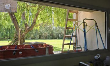 Casa Nivel Gerencial 5 dormitorios en Lote de 4924 m2 - Cipolletti