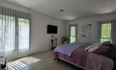 Casa Nivel Gerencial 5 dormitorios en Lote de 4924 m2 - Cipolletti