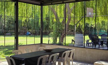 Casa Nivel Gerencial 5 dormitorios en Lote de 4924 m2 - Cipolletti