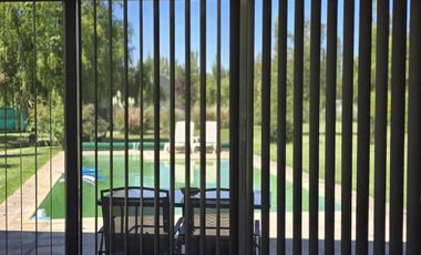 Casa Nivel Gerencial 5 dormitorios en Lote de 4924 m2 - Cipolletti