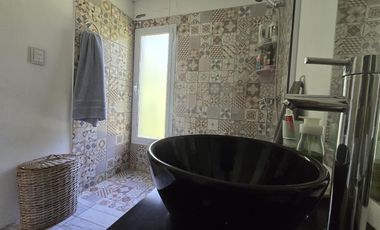 Casa Nivel Gerencial 5 dormitorios en Lote de 4924 m2 - Cipolletti