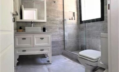 Excelente Casa a la venta en el Canton de 5 Ambientes