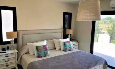 Excelente Casa a la venta en el Canton de 5 Ambientes