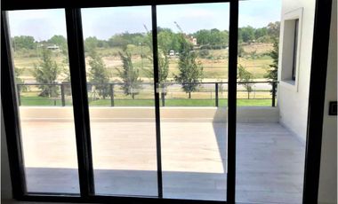 Excelente Casa a la venta en el Canton de 5 Ambientes