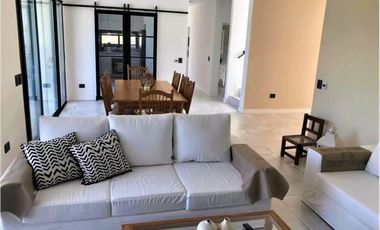 Excelente Casa a la venta en el Canton de 5 Ambientes