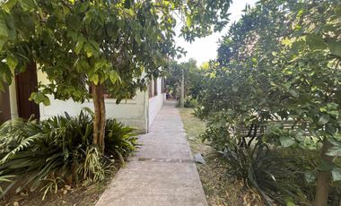 CASA CON GRAN TERRENO!!