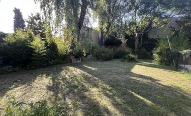 CASA CON GRAN TERRENO!!