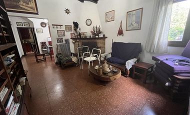 CASA CON GRAN TERRENO!!