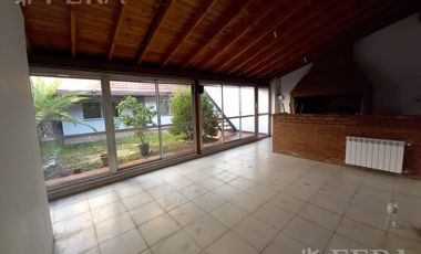 Venta de Casa de 4 ambientes con cochera en Wilde