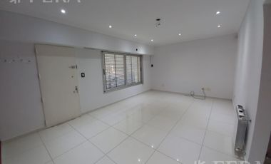 Venta de Casa de 4 ambientes con cochera en Wilde