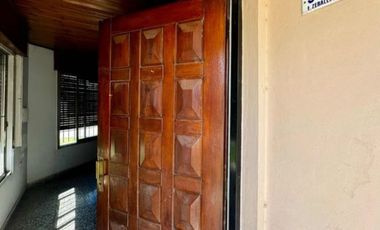 Casa centro pilar , excelente ubicacion Ideal inversionista