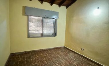 Casa centro pilar , excelente ubicacion Ideal inversionista