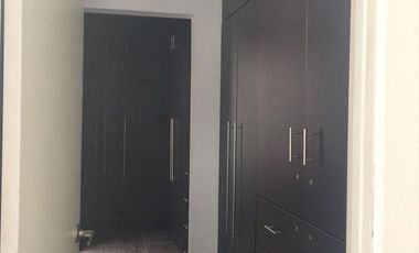 RENTO  BONITA CASA DE 1 PISO CON  HERMOSO JARDÍN  ATRÁS DE AV.  LOMAS VERDES