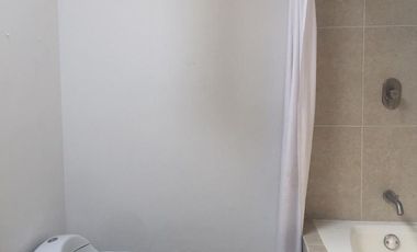 RENTO  BONITA CASA DE 1 PISO CON  HERMOSO JARDÍN  ATRÁS DE AV.  LOMAS VERDES