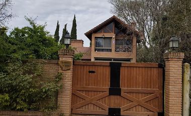 Casa en Funes - 2 Dormitorios - Pileta