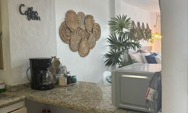 Estudio en renta Plaza Marina, Puerto Vallarta, Amueblado, Coto con alberca