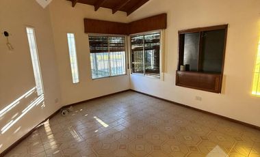 ALQUILER CASA 3 DORMITORIOS CON COCHERA- CIPOLLETTI