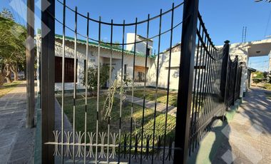 ALQUILER CASA 3 DORMITORIOS CON COCHERA- CIPOLLETTI