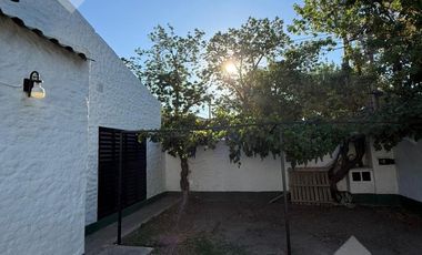 ALQUILER CASA 3 DORMITORIOS CON COCHERA- CIPOLLETTI