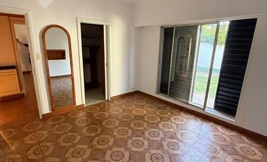 ALQUILER CASA 3 DORMITORIOS CON COCHERA- CIPOLLETTI