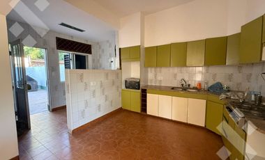 ALQUILER CASA 3 DORMITORIOS CON COCHERA- CIPOLLETTI