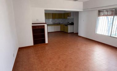 ALQUILER CASA 3 DORMITORIOS CON COCHERA- CIPOLLETTI