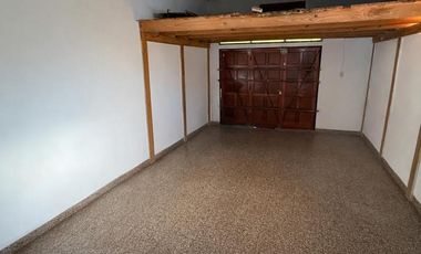 ALQUILER CASA 3 DORMITORIOS CON COCHERA- CIPOLLETTI