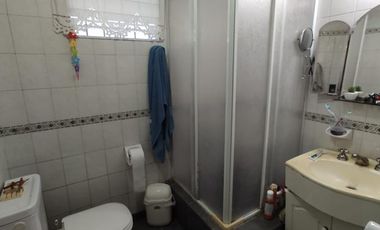 Casa 5 ambientes en venta con patio y cochera - Wilde Avellaneda