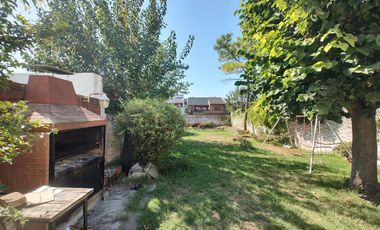 Casa 5 ambientes en venta con patio y cochera - Wilde Avellaneda