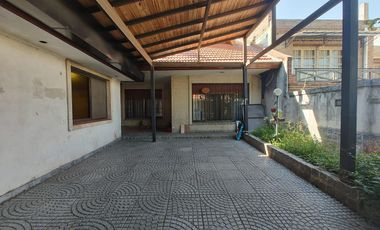 Casa 5 ambientes en venta con patio y cochera - Wilde Avellaneda