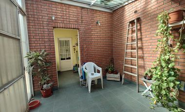Casa 5 ambientes en venta con patio y cochera - Wilde Avellaneda